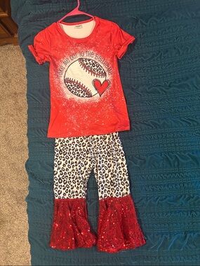 Red Girls' Matching Baseball Graphic Top & Leopard Flare Pants Set